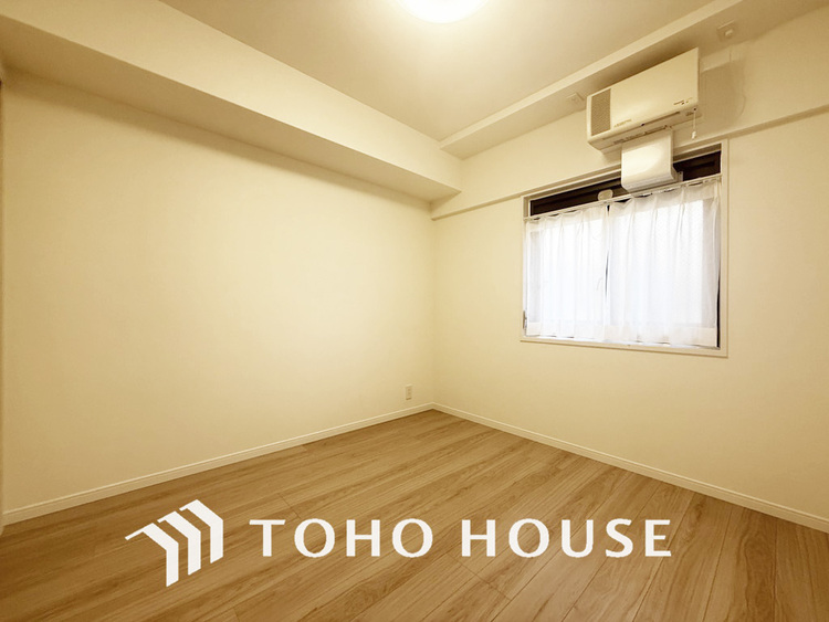 内装 採光もある洋室は、くつろぎのひと時を過ごすのにぴったり