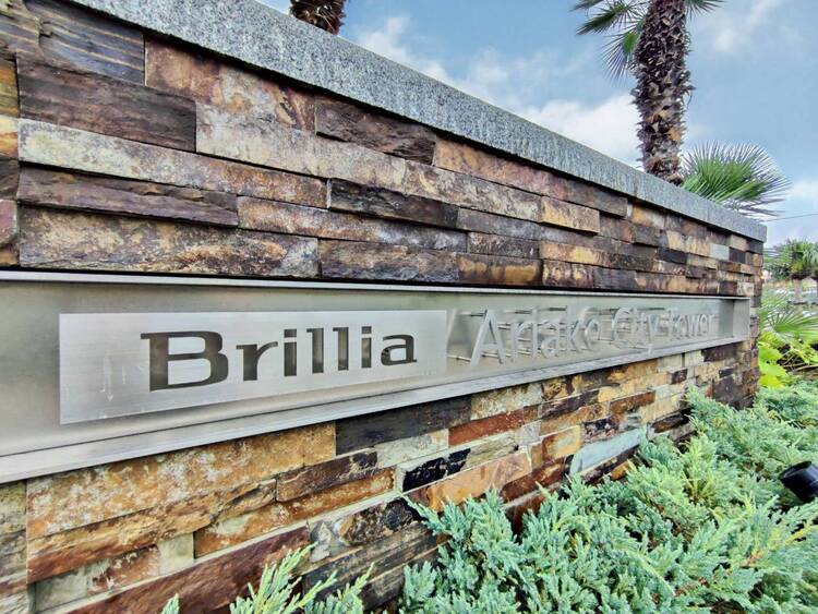 その他 【エンブレム】スタイリッシュなエンブレム。お洒落なマンションは入り口から。