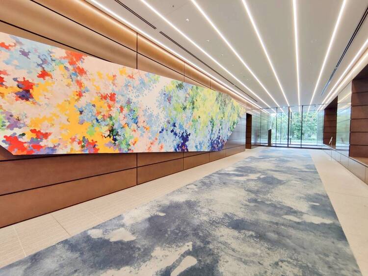 エントランス 綺麗に整備されており、行き届いた管理体制をうかがわせます。