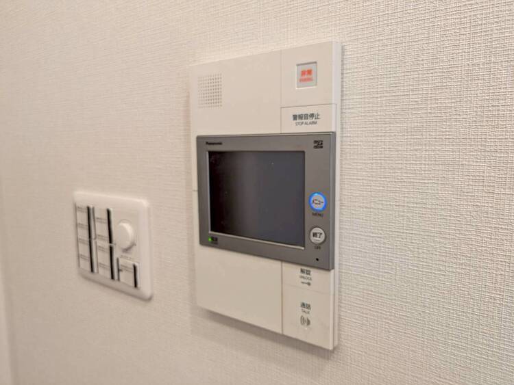 その他 誰が来てもわかる様にモニター付きインターホンを設置。