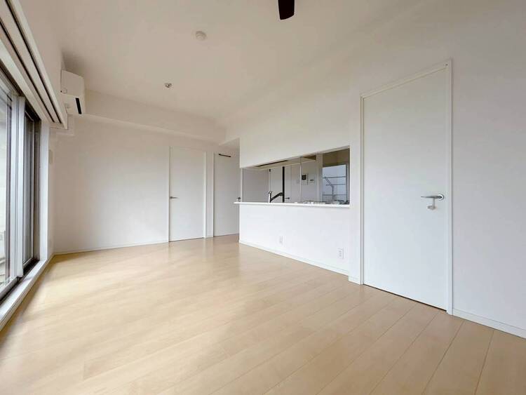 居間 シンプルな内装と偏り過ぎないデザインで統一しました。