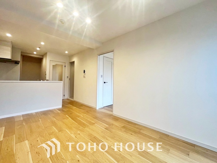 内装 【LIVING】◆眩い◆光が燦々と入り、家族の笑顔を照らす。「いつまでも続いて」と願う夢のような毎日がここにある。