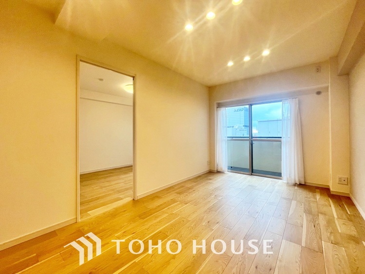 内装 【LIVING】◆陽光◆が差し込む。この開放的なLDKに家族の笑顔が集う。家族が一緒に過ごす空間は明るく、そして居心地よく。