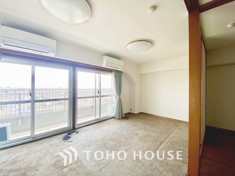 キッチン 現在改装中◆ワクワク◆開放的で機能性も高いシステムキッチン。お子様は毎日のご飯にワクワク！