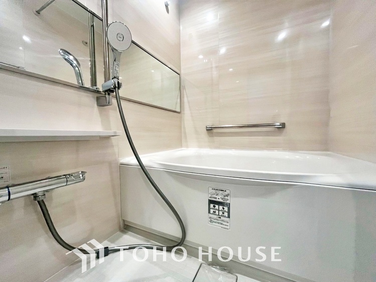 風呂 【BATHROOM】◆プライベートな空間◆simpleだからrelaxできるんです。こころもからだもキレイさっぱり。