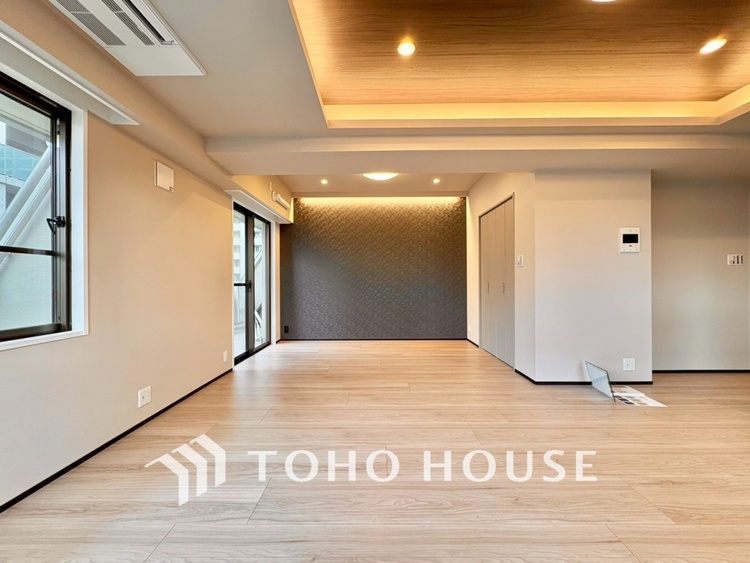 内装 【LIVING】◆陽光◆が差し込む。この開放的なLDKに家族の笑顔が集う。家族が一緒に過ごす空間は明るく、そして居心地よく。