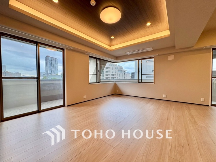 内装 【LIVING】◆扉を◆開くとこの景色。家族の”おかえり”の声が聞こえてきそう。