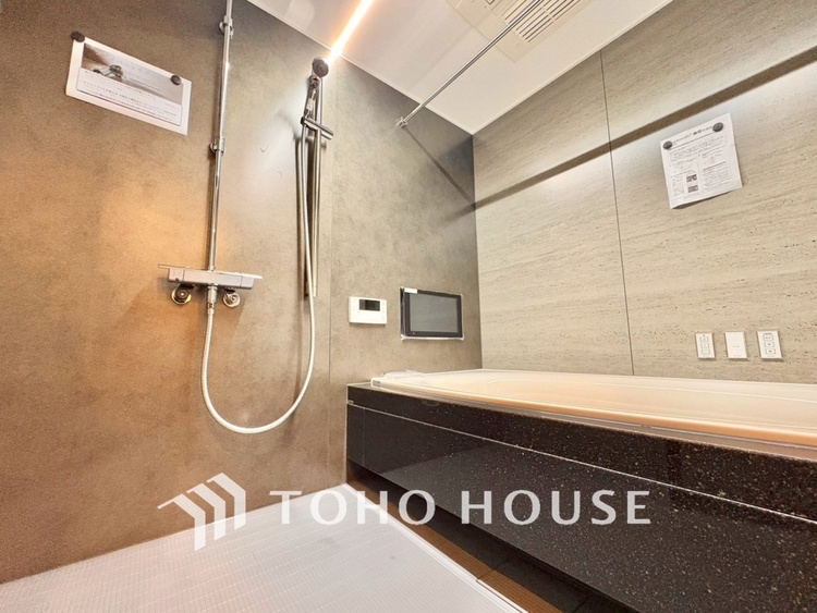 風呂 【BATHROOM】◆プライベートな空間◆simpleだからrelaxできるんです。こころもからだもキレイさっぱり。