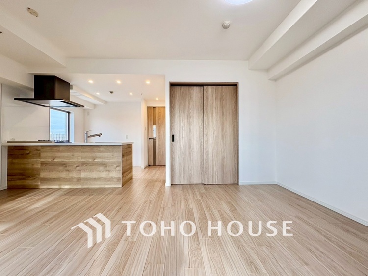 内装 【LIVING】◆住む喜び、楽しさ、感動◆を君と共有したい。いつまでもずっと家族を見渡せるこの広い空間で。