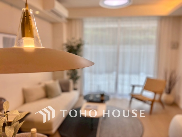 内装 【LIVING】◆扉を◆開くとこの景色。家族の”おかえり”の声が聞こえてきそう。