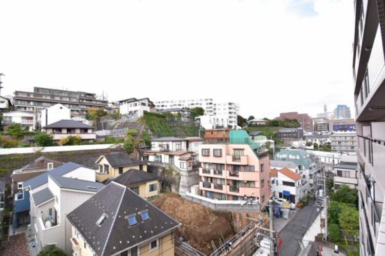 その他 この開放感ある眺望と共に閑静な住宅街の季節感を演出する四季折々の変化を楽しめる心地よい場所となることでしょう。 