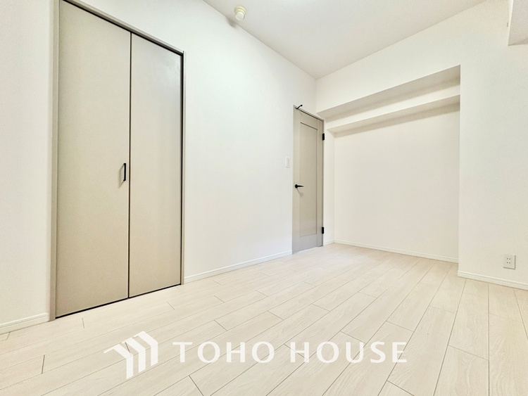 内装 【Private room】感性を育むプライベートルームはシンプルでスマートな空間。好みの空間で読書をしたり、音楽を聞いたりと一人の時間も充実したものにできます。