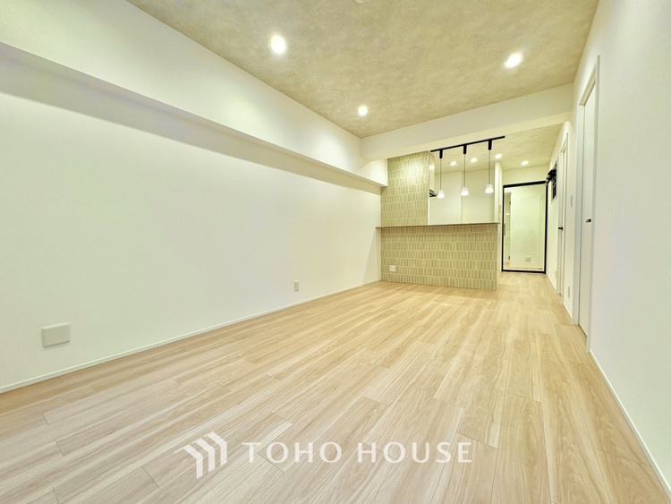 内装 【Private room】感性を育むプライベートルームはシンプルでスマートな空間。好みの空間で読書をしたり、音楽を聞いたりと一人の時間も充実したものにできます。