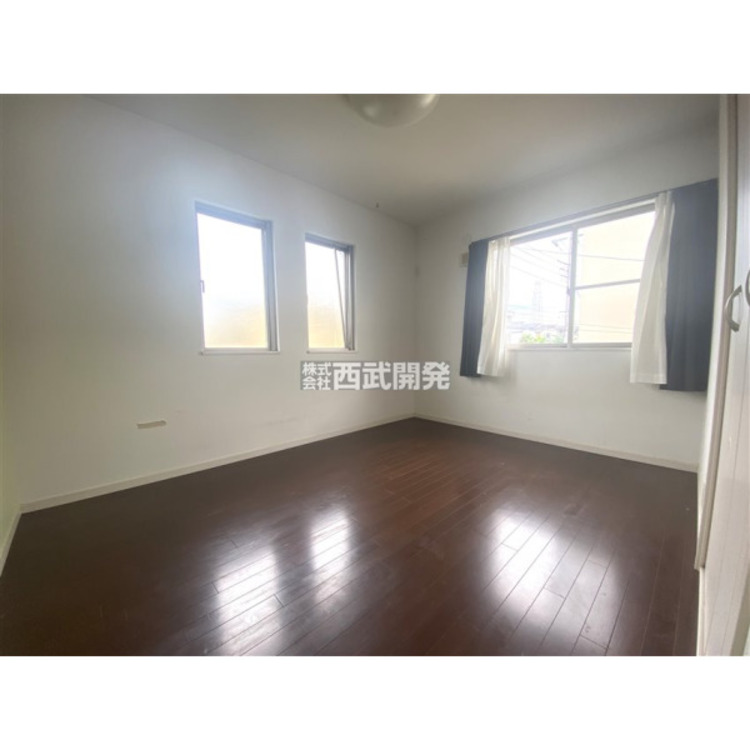 内装 ２階洋室６帖