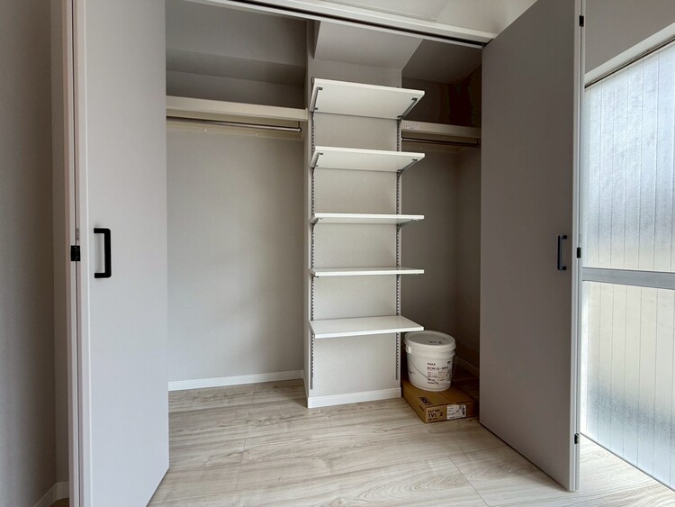 その他 収納スペースが付いていて、お部屋を広く使っていただけます。