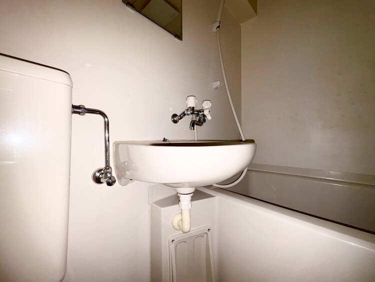 その他 清潔感を感じられる洗面化粧台。