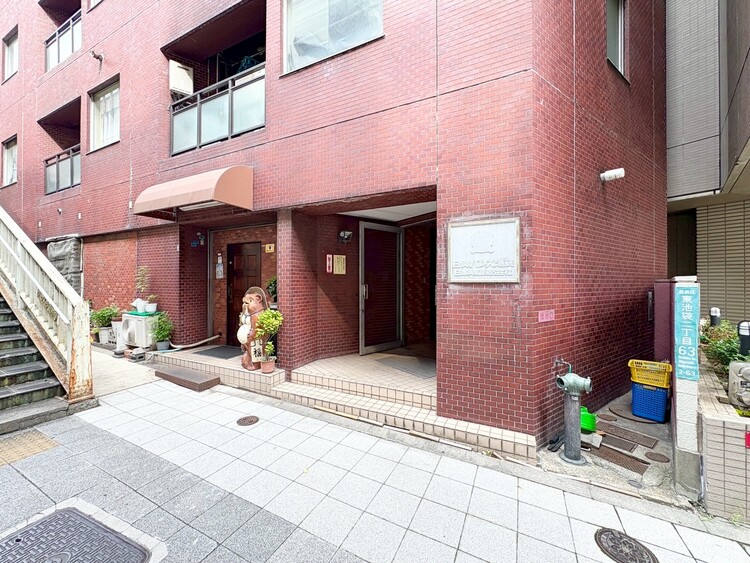 その他 上質感漂う玄関アプローチです。