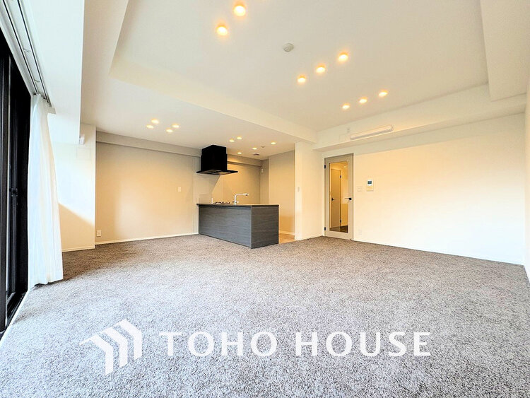 内装 上質な時間を育む暮らしのメインステージ。寛ぎとコミュニケーションを育む居心地のよい場所