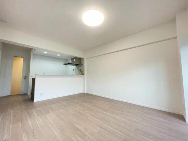 居間 食と憩いの場がゆるやかに続く、家族の存在を感じられるLDKです 