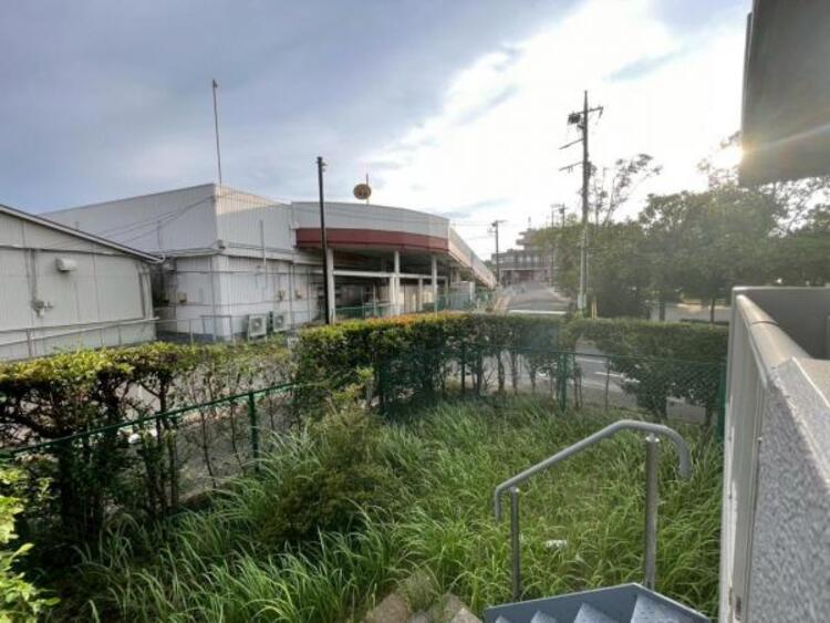 バルコニー ガーデニングやお子様の水遊びなど、暮らしの広がる専用庭あり！