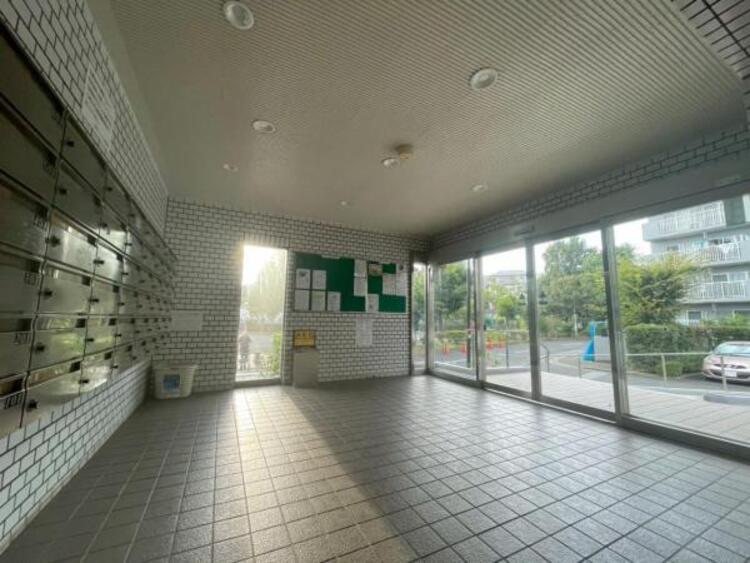 その他 明るく管理体制良好のエントランスです