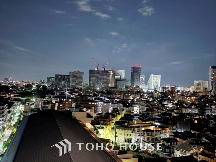 収納 【closet】奥行きのあるクローゼットを採用。衣装ケースや、掃除機といった電化製品まで多くの物を収納できるようなつくりになっております。是非一度、ご自身の目でお確かめ下さい。