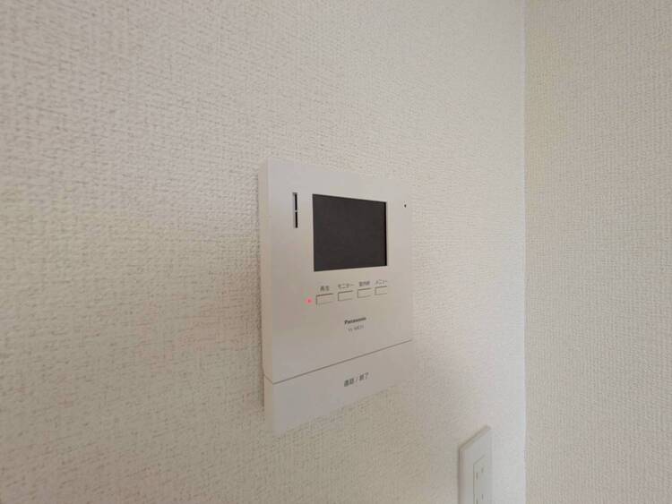 その他 誰が来てもわかる様にモニター付きインターホンを設置。