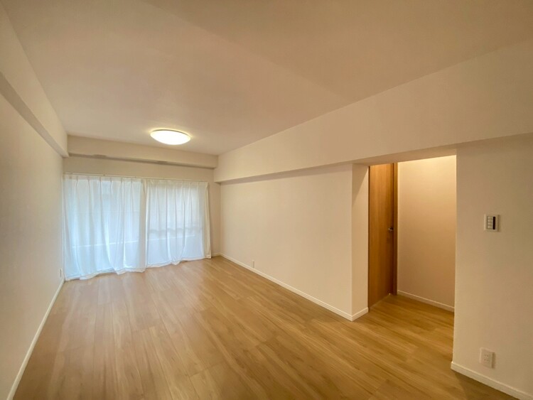 居間 充実した生活は伸びやかな居室空間から始まります。