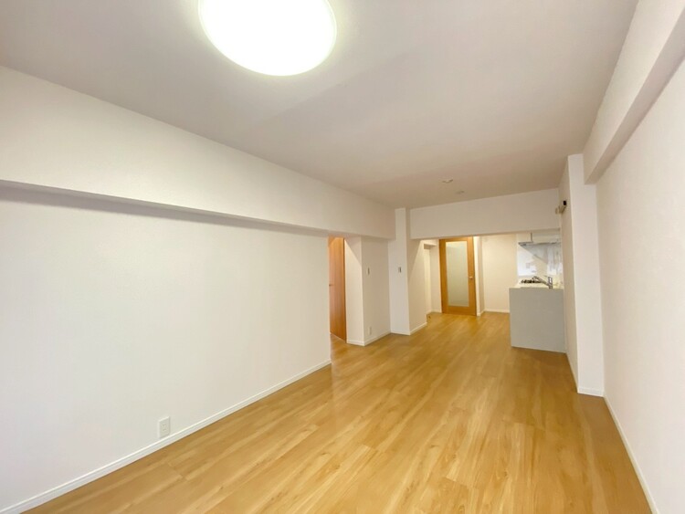 居間 シンプルな内装と偏り過ぎないデザインで統一しました。