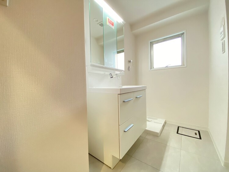 洗面 清潔感を感じられる洗面化粧台。