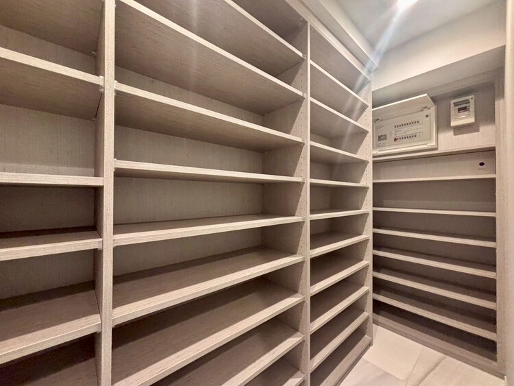 その他 収納スペースが付いていて、お部屋を広く使っていただけます。