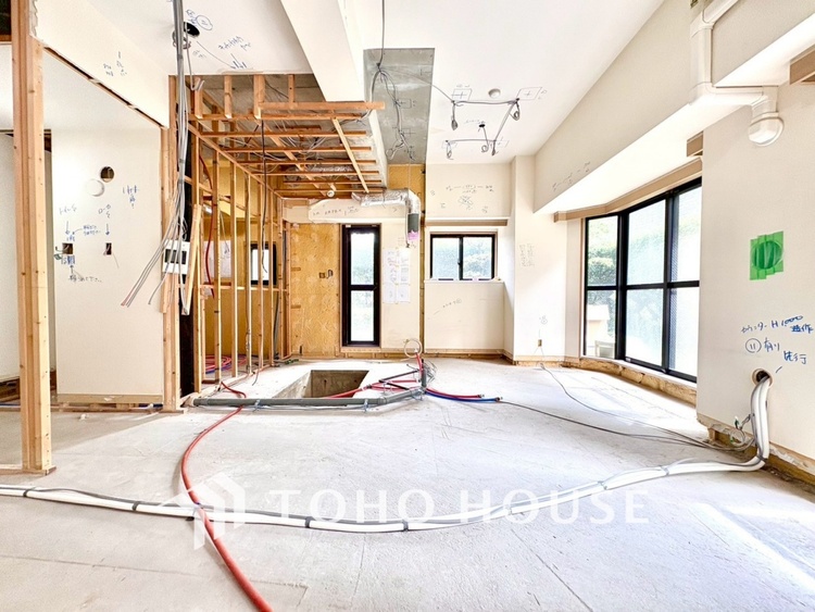 内装 現在改装中◆煌びやか◆愛おしい家族との団欒の時間をより一層幸せなものに感じさせる煌びやかなLDK。輝かしい毎日が待っています。