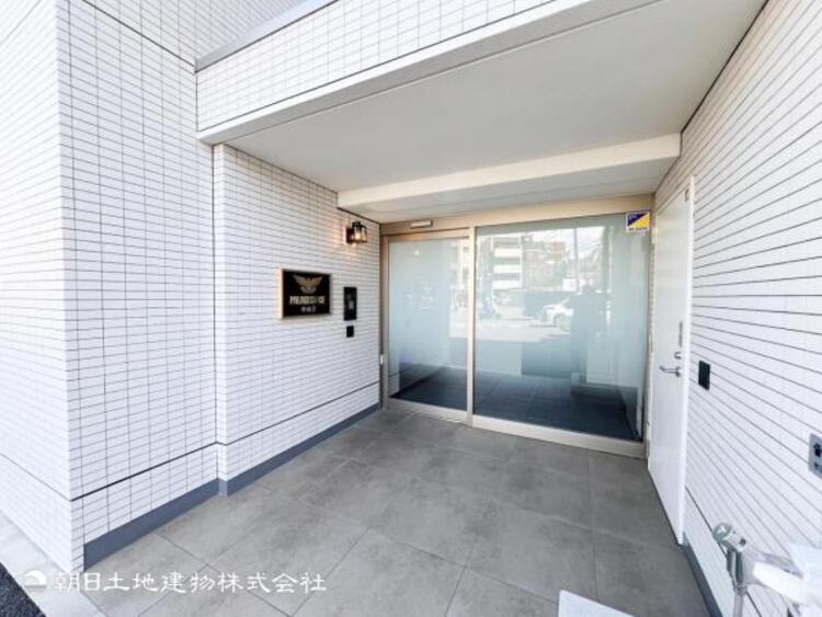 エントランス 【エントランス】 オートロック付きでセキュリティー面も安心です。