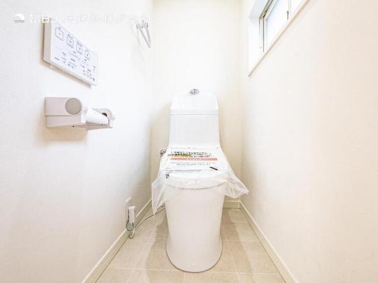 トイレ 【トイレ】ウォシュレット、保温機能付き便座など充実の設備です　お掃除がしやすくストレスフリー！！ 