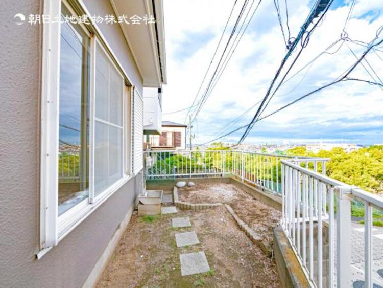 その他 【お庭】BBQやDIYなど大活躍するプライベートスペース！　ペットの運動スペースとしても重宝します。 