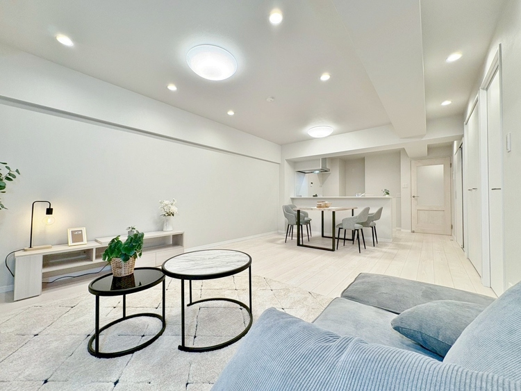 居間 飾り過ぎないシンプルな内装と偏り過ぎないデザインで統一しました。