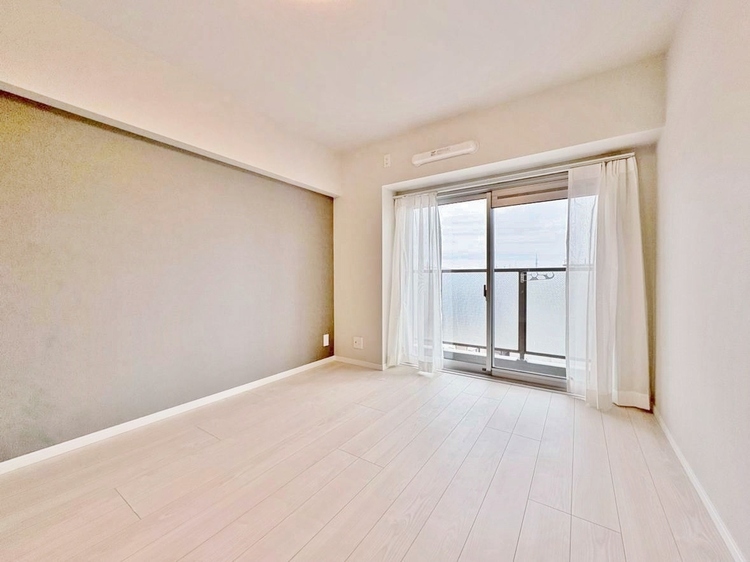 寝室 ベッドも十分に設置するスペースがあります。