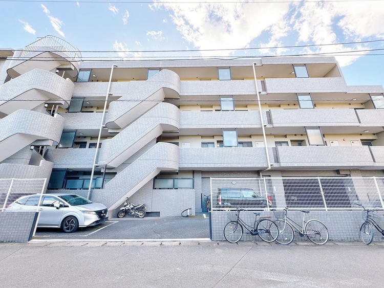 外観 資料には掲載していない情報が、現地にはたくさんあります。是非一度、現地をご確認ください。