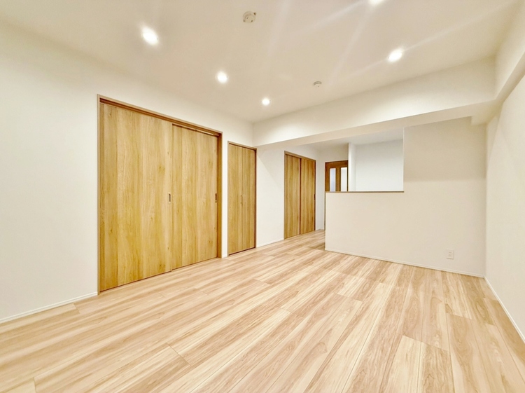 居間 快適に過ごす毎日を求めて、暮らしの中でご自身の「マイホーム」に創り上げてください。