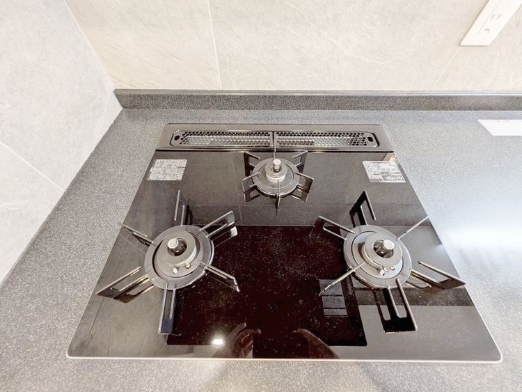 収納 ３口コンロ