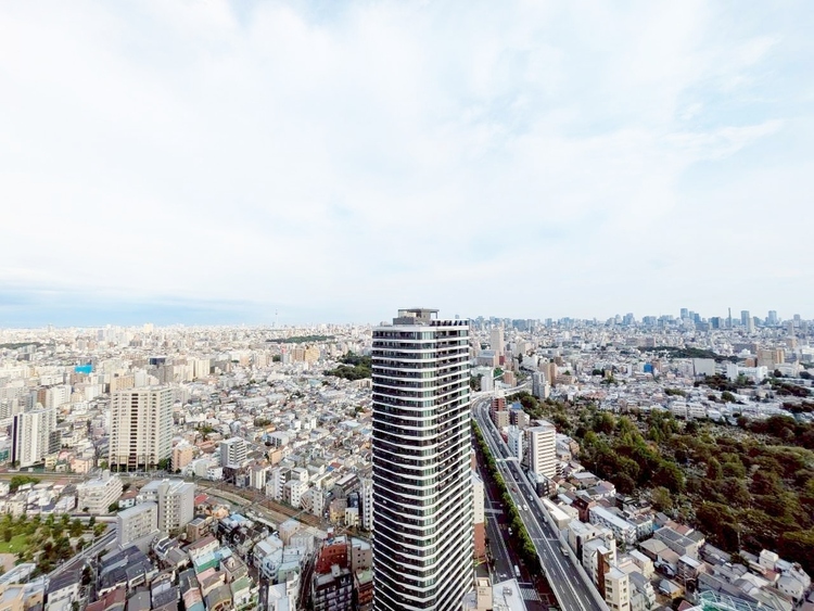 バルコニー 頬をなでる、優しい風を感じることが出来ます。