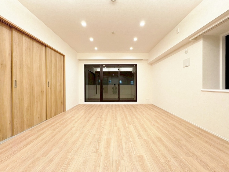 居間 飾り過ぎないシンプルな内装と偏り過ぎないデザインで統一しました。