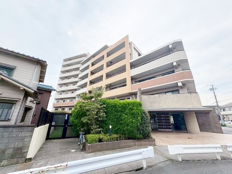 外観 資料には掲載していない情報が、現地にはたくさんあります。是非一度、現地をご確認ください。