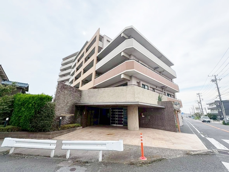 外観 現地に足をお運びいただいた際には、周辺散策などをお勧めいたします。