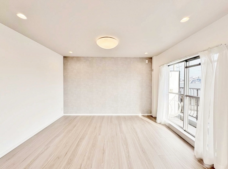 居間 飾り過ぎないシンプルな内装と偏り過ぎないデザインで統一しました。