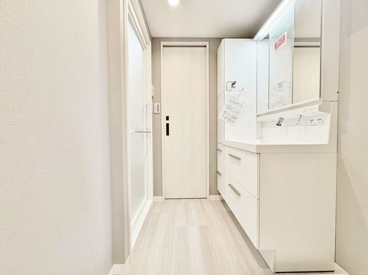 洗面 清潔感と心地よさを重視した、上質感漂うパウダールーム。