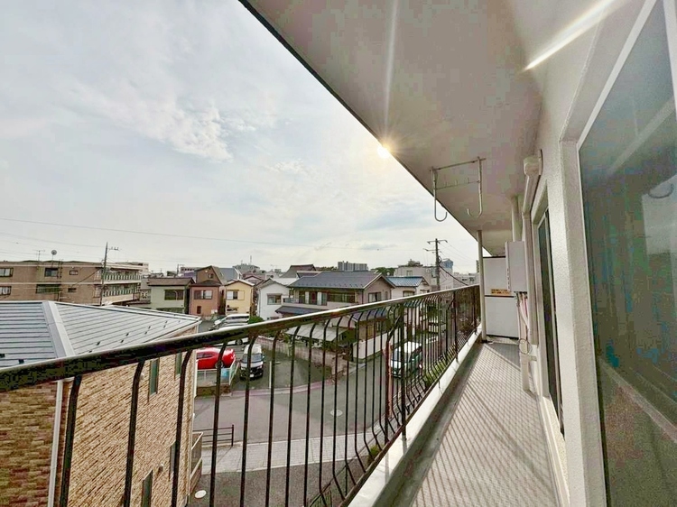 バルコニー 暮らしの中で、光と風を演出してくれるバルコニー。