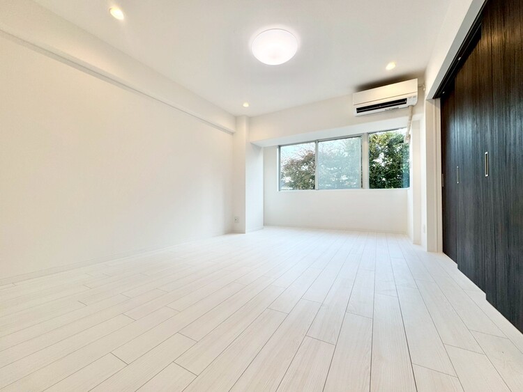 居間 飾り過ぎないシンプルな内装と偏り過ぎないデザインで統一しました。