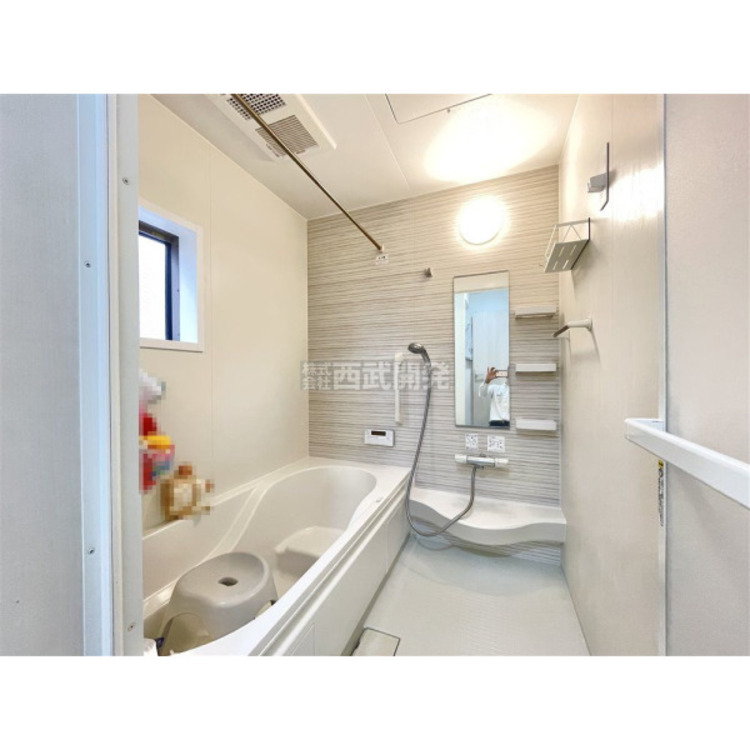 風呂 お子様と一緒にバスタイムを楽しめる広々空間。浴室乾燥機付で心地よいバスタイムを実現します。