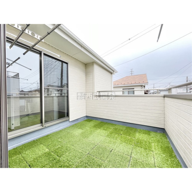 バルコニー ワイドなバルコニーで洗濯物もお布団も、たくさん干せます。広いバルコニーは使い勝手が良好です。